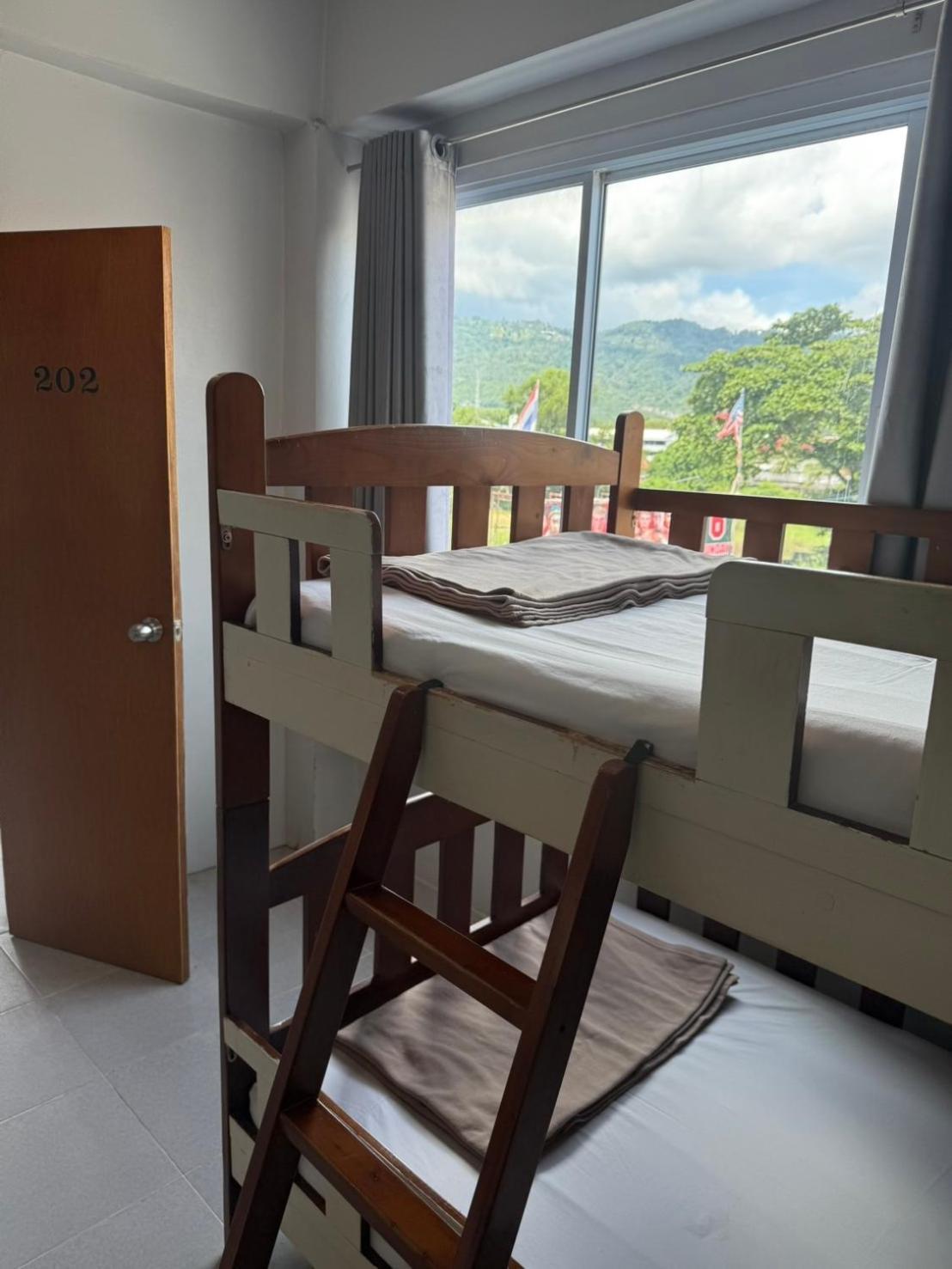 Ler Hostel 65 Pantai Chaweng Luaran gambar