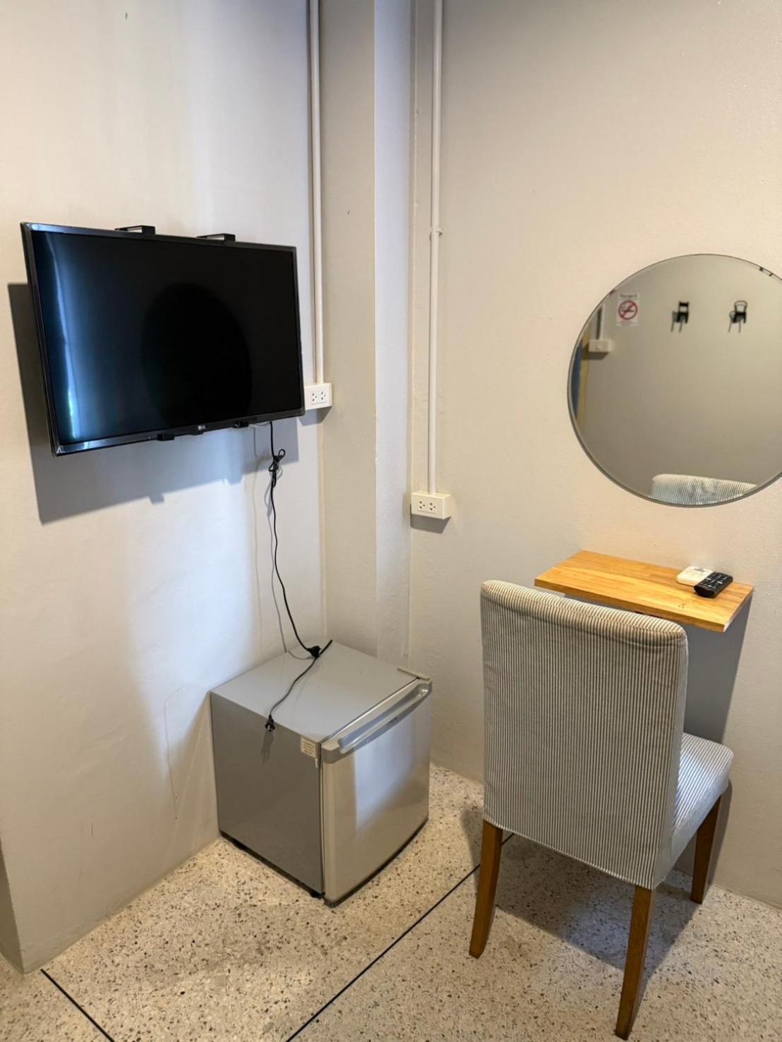 Ler Hostel 65 Pantai Chaweng Luaran gambar